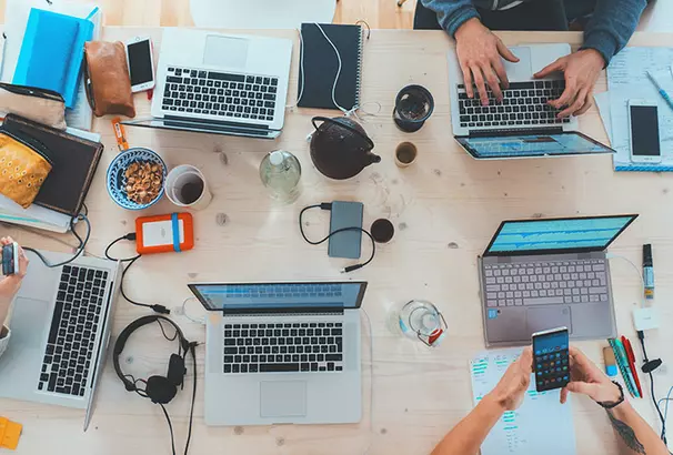 BildungsWerkStatt Workshopsituation mit Laptops